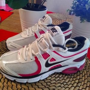 Nike MOTO8 women's sneakers size 6